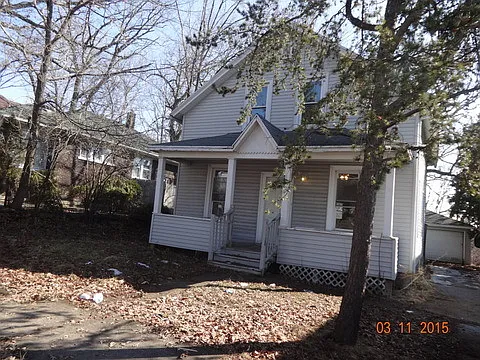 420 Willow Ave photo 1