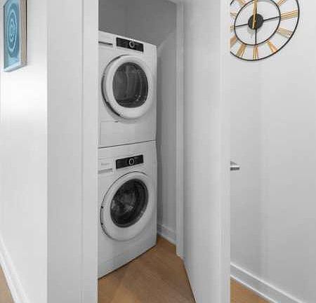 5th image of 362 Huguenot St #901