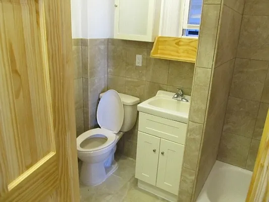 Rented by FlatFinders Realty | media 3