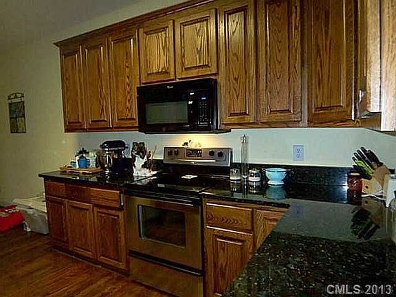 3rd image of 115 Briar Creek Dr