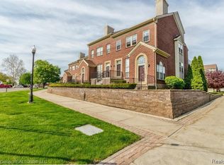 2804 Van Alstyne St, Wyandotte, MI 48192