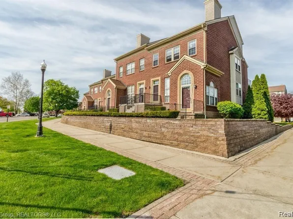 2804 Van Alstyne St, Wyandotte, MI 48192