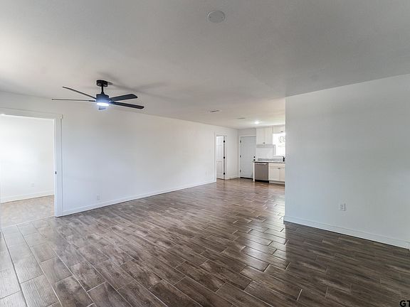 3rd image of 716 Cranford St