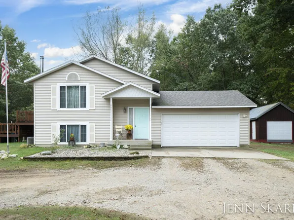 7010 Grosvenor St NE, Sand Lake, MI 49343