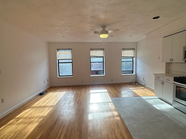 238 Hanover St #2 — Photo 4