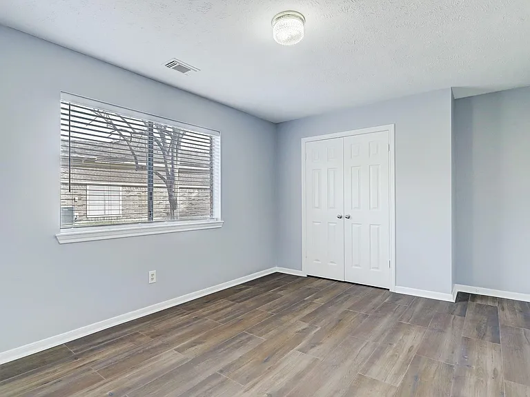 7403 Manor Bridge Ct — Photo 9