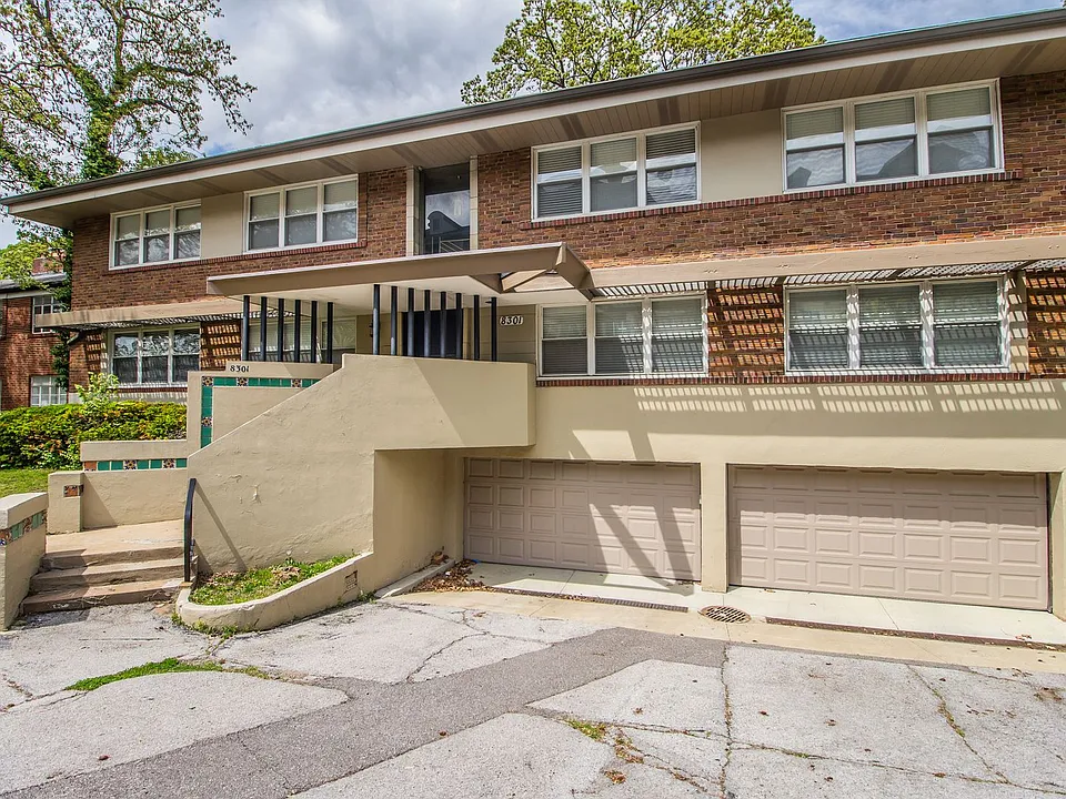 (293) 8301 Delmar