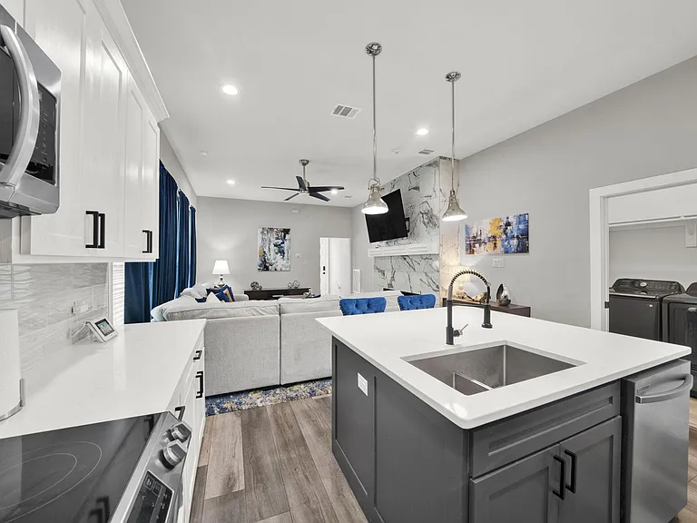 1st Floor Living Room/Kitchen
