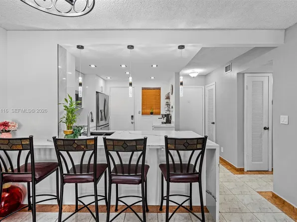 421 NE 14th Ave APT 103, Hallandale Beach, FL 33009