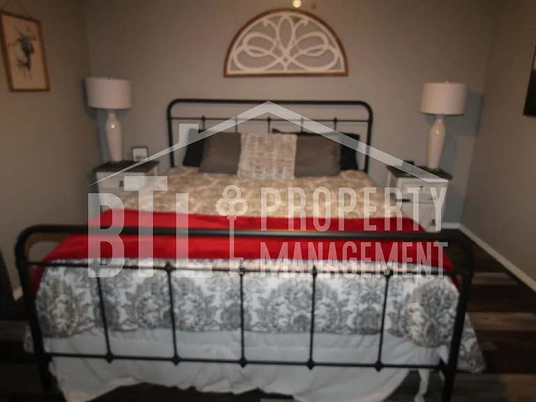 2907 Vineyards Pkwy #2 — Photo 31