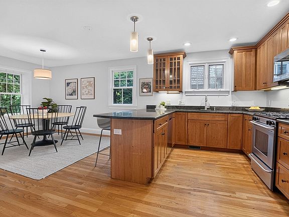 4th image of 89 Boylston St #89
