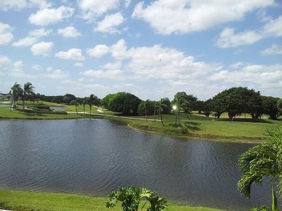 2nd image of 5874 Bay Hill Cir