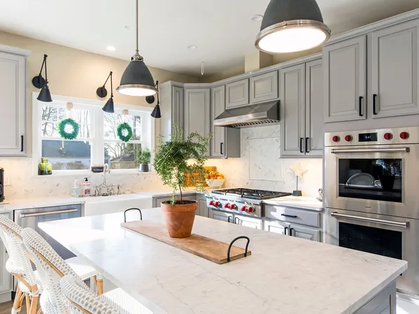 11 Poplar St, Sag Harbor, NY 11963