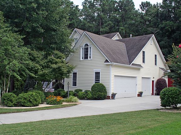 3rd image of 863 Club Ridge Ct