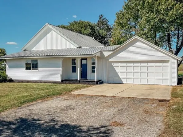 2302 E Hundred North Rd, Hoopeston, IL 60942