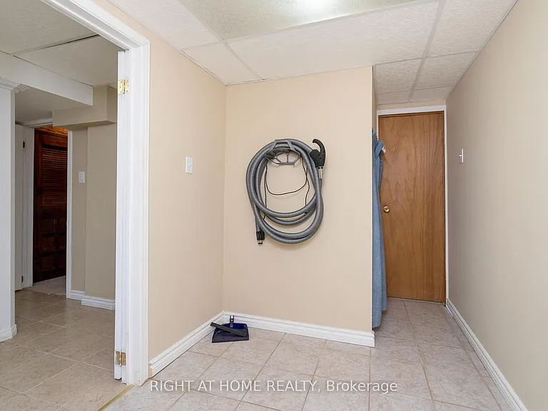 2035 Carleton Ct — Photo 27
