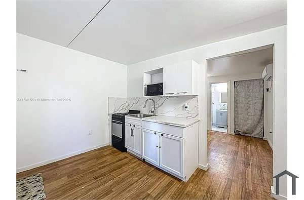 Building Photo - 1110 N 58th Ave #1