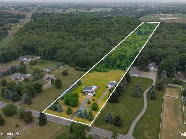 3123 140th Ave, Dorr, MI 49323
