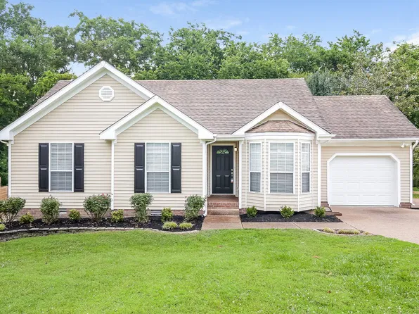 2812 Maple Cir, Thompsons Station, TN 37179