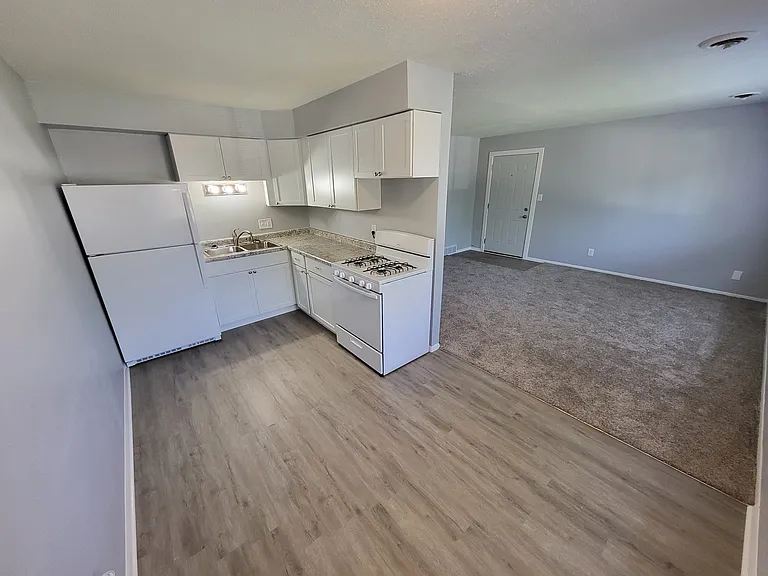 3359 Heatherton Dr #6 — Photo 1