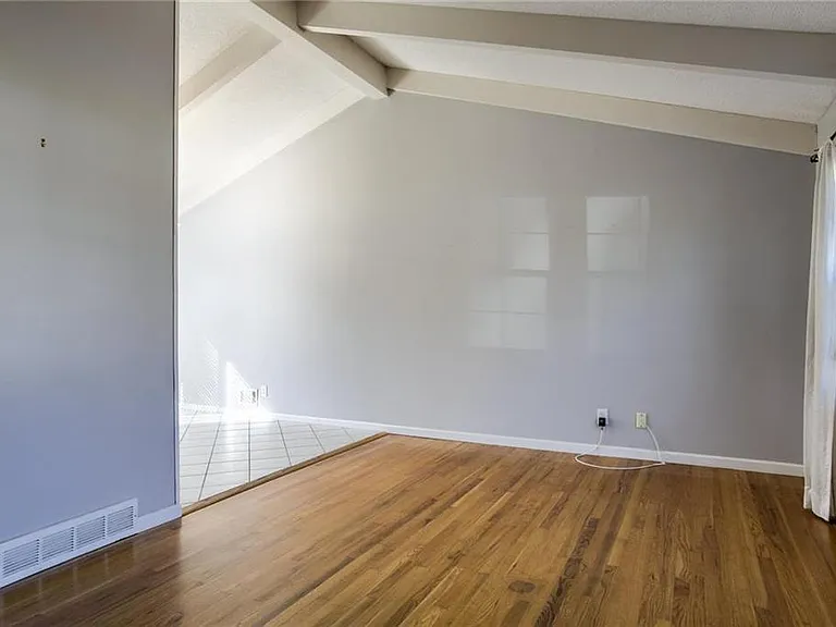 7306 Melrose Ln — Photo 3