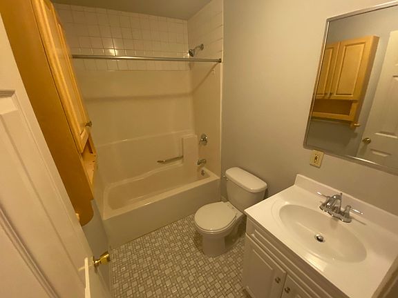 3rd image of 1535 Dixwell Ave APT 8