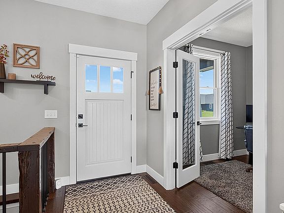 4th image of 920 Muirfield Cir