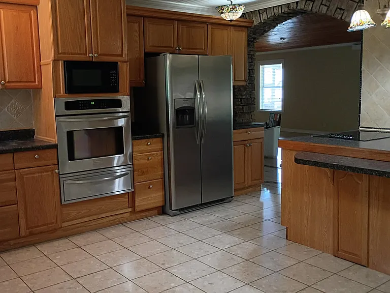 256 S Stone Bridge Rd — Photo 2