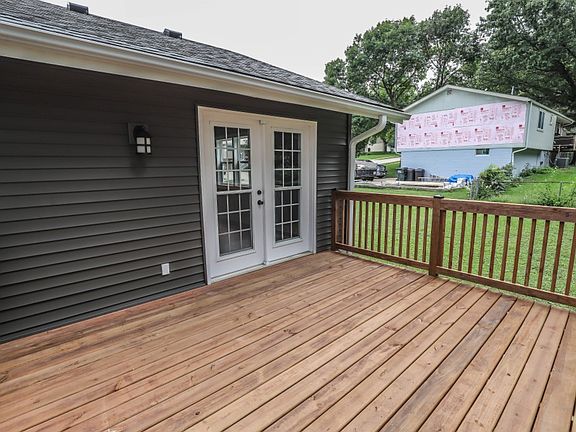 4th image of 1322 Peterson Dr