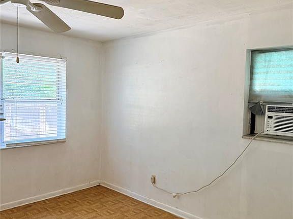 5th image of 7055 Merrick Ln