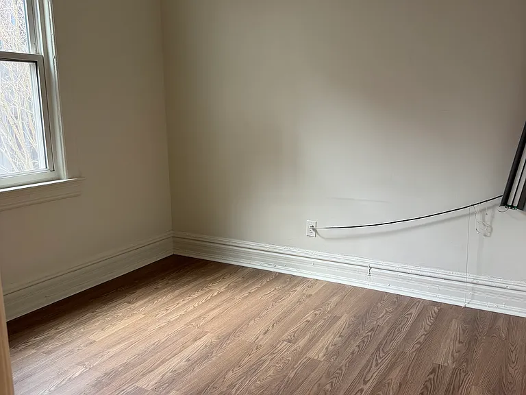389 Van Duzer St #1B — Photo 14