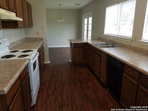 2nd image of 8059 Cantura Mls