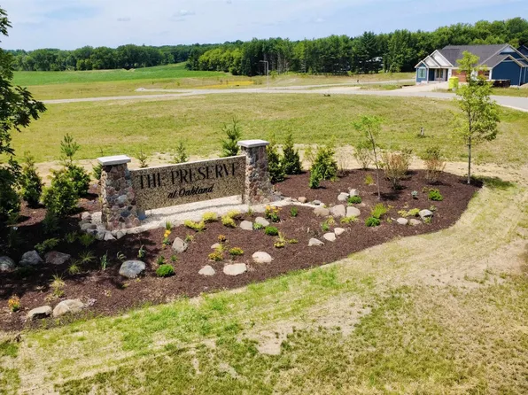 13 Blue Violet Ct, Cambridge, WI 53523