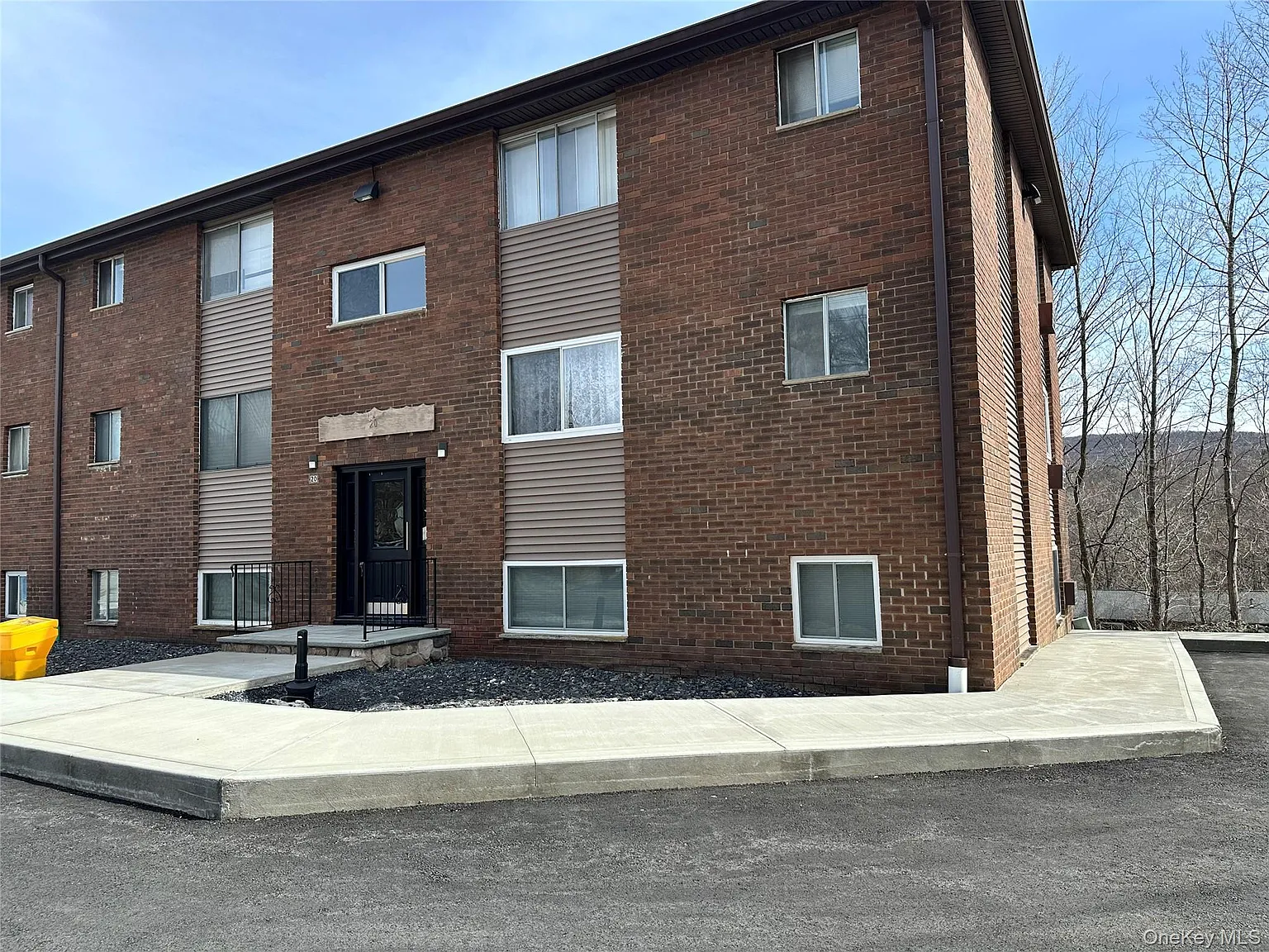 1 bed, 1.0 bath, 813 sqft, $1,750 — Photo 2