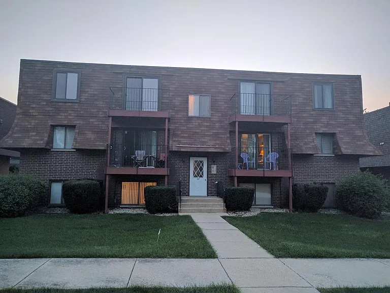 1115 Elizabeth Ct #5 — Photo 6