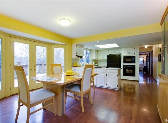 4th image of 2342 E Royal Ct