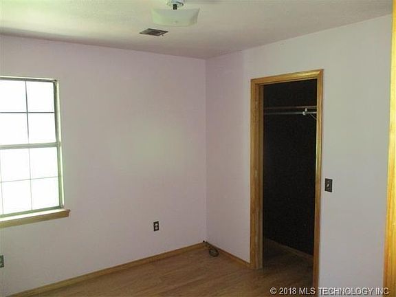 5th image of 211 W Jackson Ave