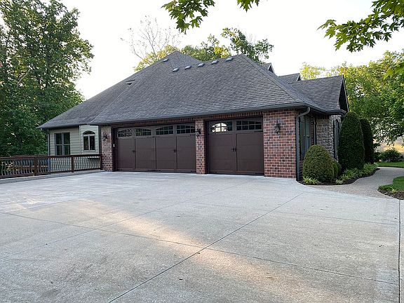 3 Car Garage