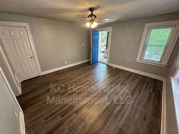 5th image of 1114 W 41st Ter APT 1W