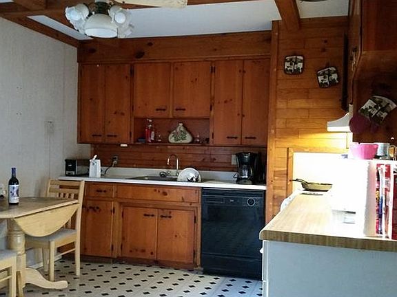 4th image of 1223 Lakeview Dr