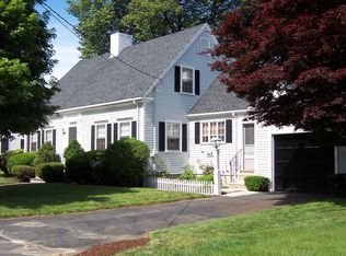 7 Witham St, Lynnfield, MA 01940