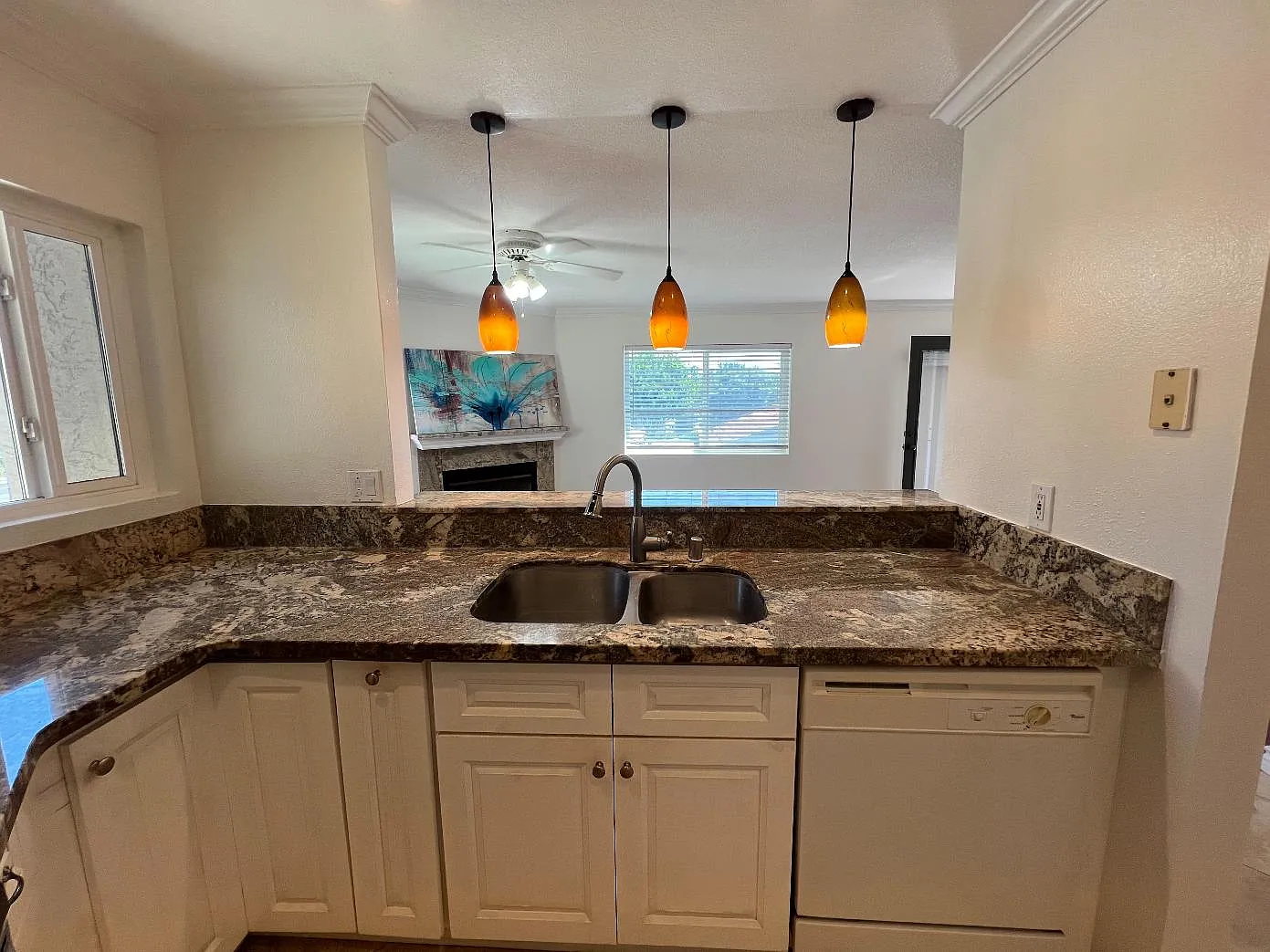 1 bed, 704 sqft, $2,700 — Photo 1
