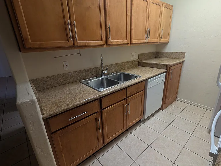 831 E Hedrick Dr #2 — Photo 5