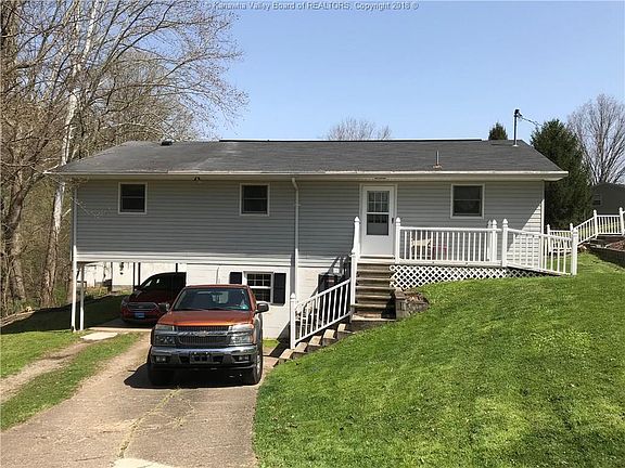 3rd image of 8910 Sissonville Dr
