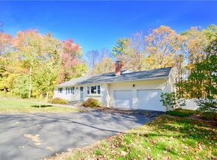 6 Valley View Dr, Weatogue, CT 06089