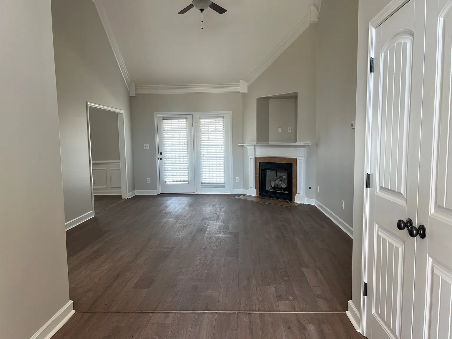 3 bed, 1754 sqft, $1,975 — Photo 2