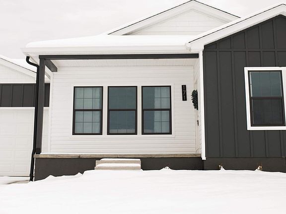 2nd image of 171 1st Ave