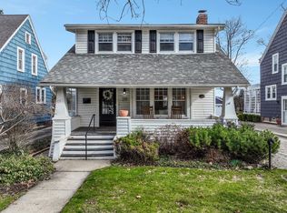 20 Woodside Park Blvd, Pleasant Ridge, MI 48069