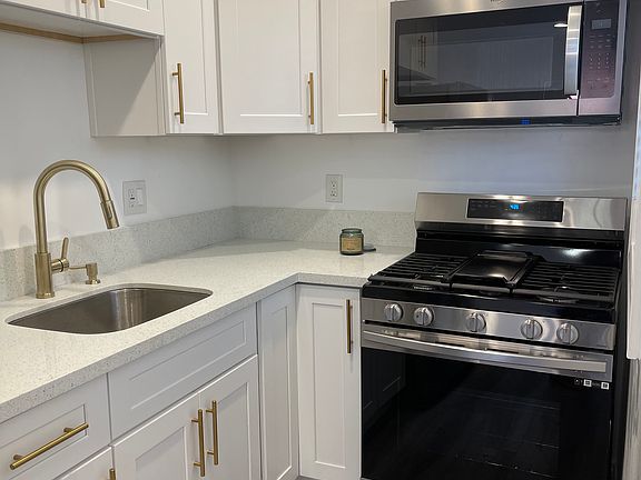 2nd image of 211 Euclid Ave #D