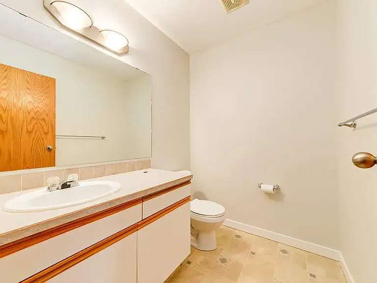 1 Kyte Cres #24-RED — Photo 8